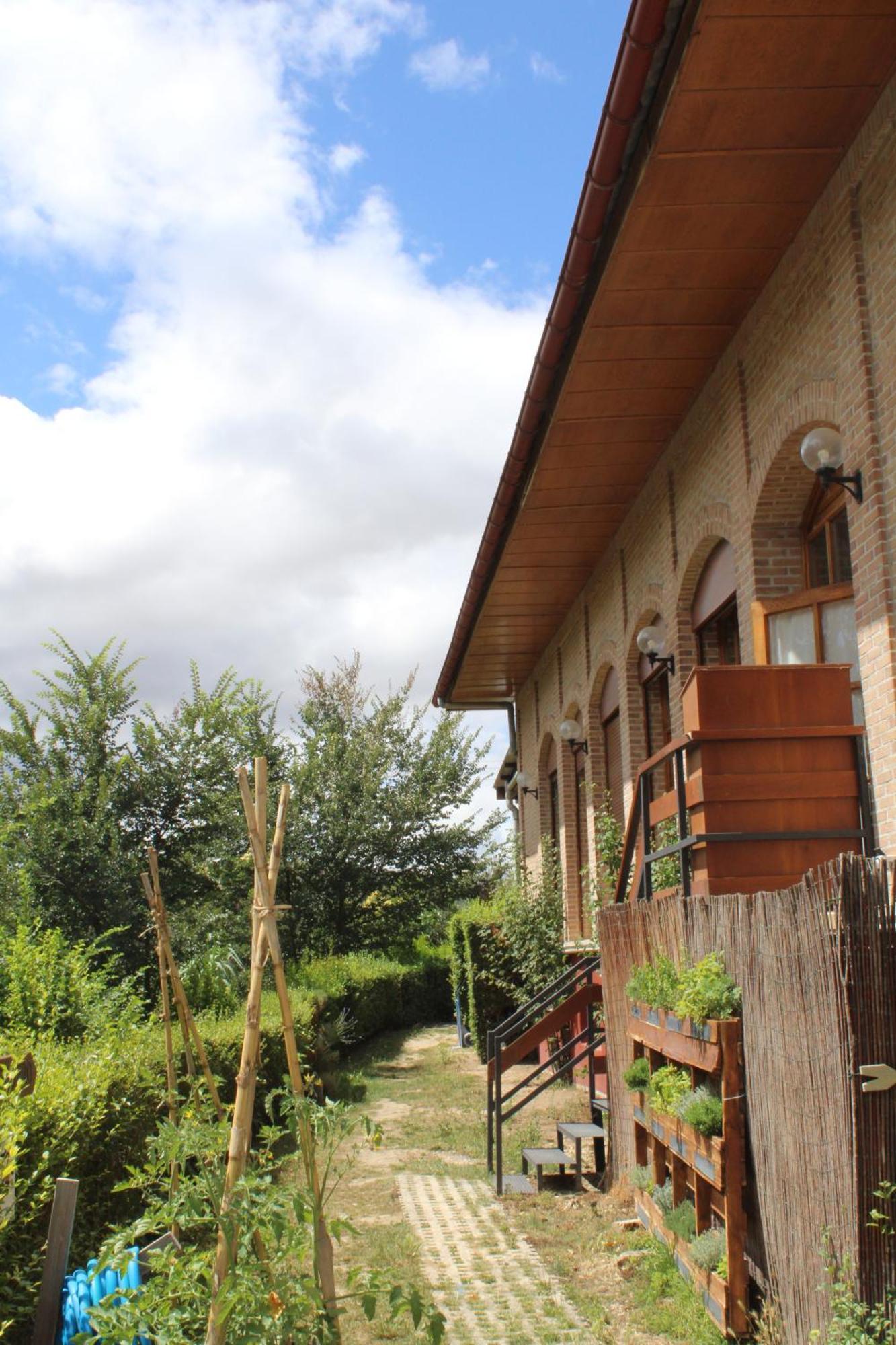 Hotel Jakue Puente La Reina Exterior photo
