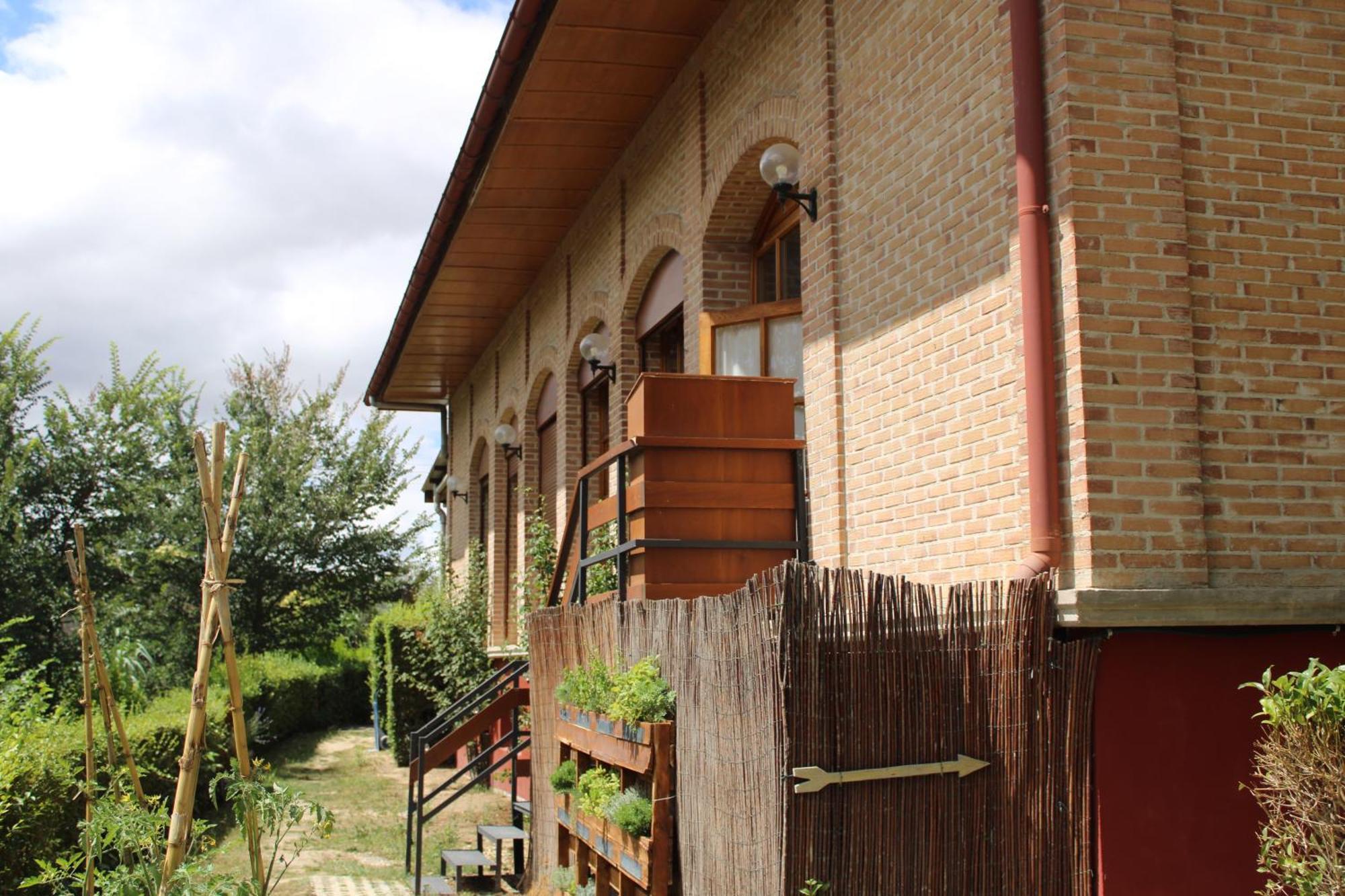 Hotel Jakue Puente La Reina Exterior photo